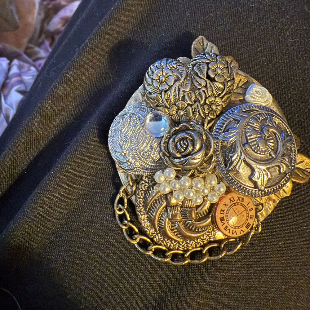 Vintage Gold Tone Steampunk Brooch